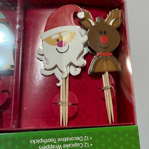 Penguin Cupcake Wrap Kit with Liners, Wraps and Toppers set of 48 NWT - Picture 3 of 5